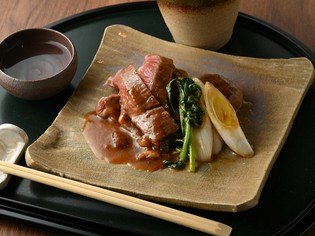 和牛の旨みが口の中いっぱいに広がる『すき焼き』