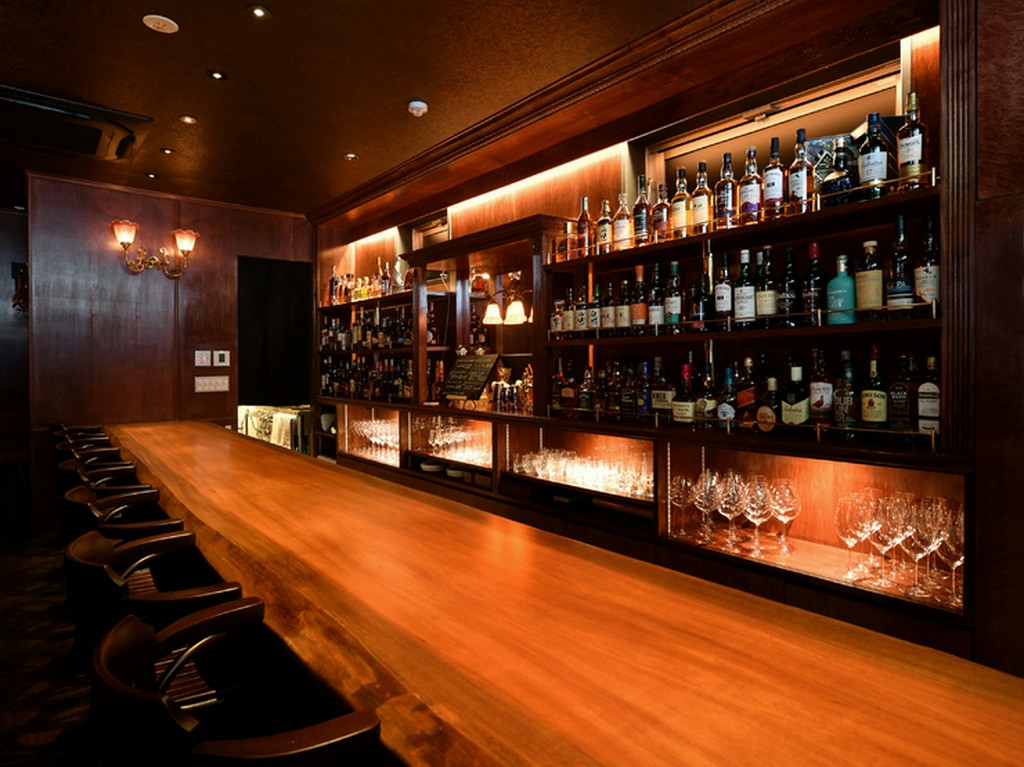 大人のひと時を演出してくれるオーナーのセンスが光る空間