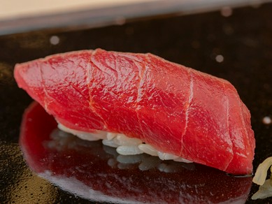 花形とも呼ぶべき一貫『大間の本マグロ　赤身』