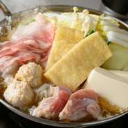 中津本店で本物の味を修得した料理長が名物『寄せ鍋ちゃんこ』に加え、新メニュー『もつ鍋ちゃんこ』『山かけちゃんこ』を開発。上品なだしがきいた優しい味を上質な空間で楽しめ、ちゃんこのイメージが変わります！