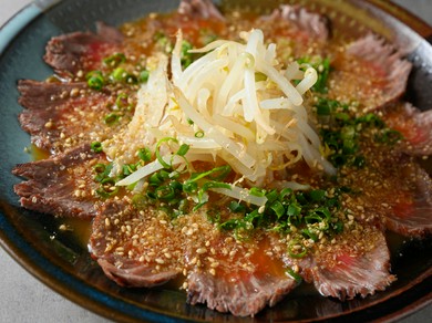 鍋前に大人気！さっぱりおいしい『近江牛タタキ胡麻ポン酢』