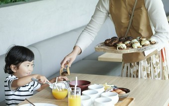 【土・日・祝】無限てまりポンバーグ＆ポテから