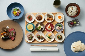 京都を“まるごと”食べつくす
京都で生まれた素材をふんだんに活かして、京都を旅するように食を楽しむ