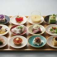 伝統的な発酵食文化に親しみながら、現代的なおいしさと趣向を楽しめるよう、料理長が考案した料理をコース仕立てで提供。写真の例は、発酵調味料の“寝る・練る・煉る”をテーマにした『Neru―発酵×〇(Wa)―』。