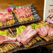 ジンギスカンはもちろん、『ラムしゃぶ』や『ラムすき焼き』、『火鍋』など、バラエティに富んだ食べ放題コースを用意。クオリティにこだわった本当においしいラム肉を、お腹いっぱいいただくことができます。