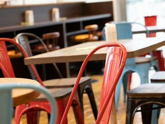 気ままに足を運び、おいしさに心が躍るバーガードック店