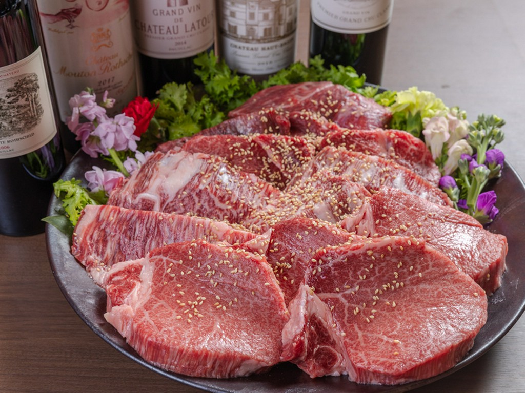 美栄橋駅前。大人のデートにも最適な焼肉店