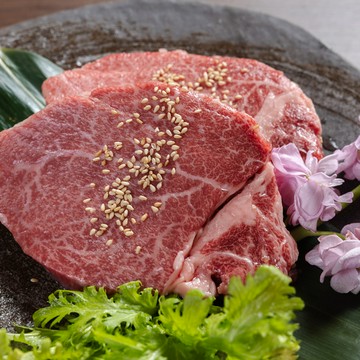 黒毛和牛ヒレ肉×黒毛和牛シャトーブリアン食べ比べコース+グラスワインペアリングプレゼント