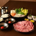 【お肉の量によって料金が異なります】最高級の特選黒毛和牛をすき焼きでお召し上がりいただけます！