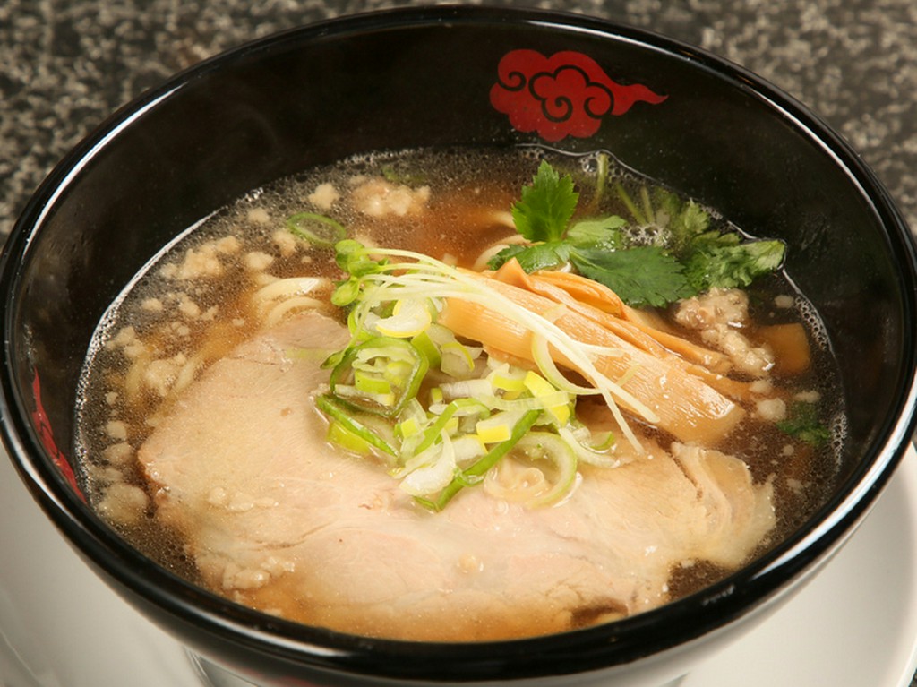 【おすすめ！】中太ちぢれ麺に自慢のスープがよく絡む『椿中華そば』