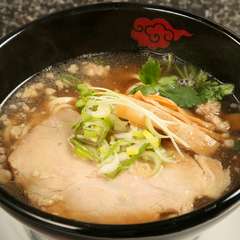 【おすすめ！】中太ちぢれ麺に自慢のスープがよく絡む『椿中華そば』