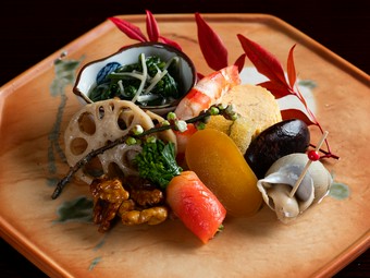 和食をベースとした季節のコース料理です。
