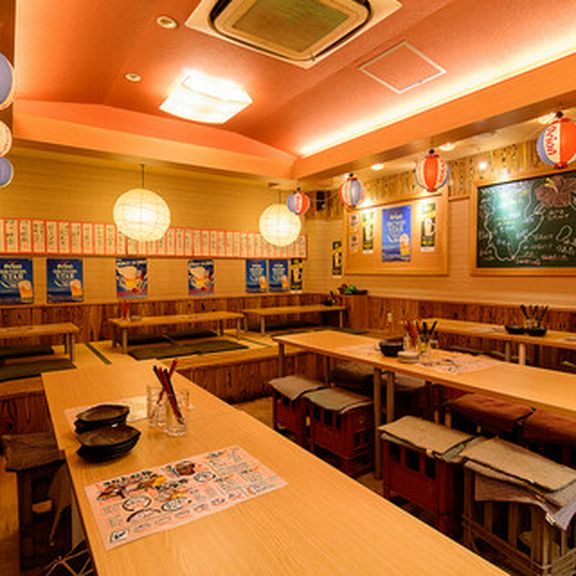 大衆酒場風の賑やかなお店