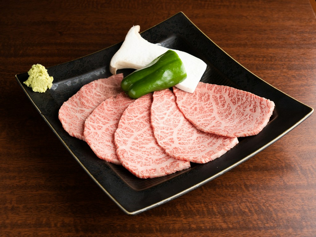 脂がうまい！柔かいランプ肉をさっと5秒炙るだけの逸品『《名物》和牛5秒炙りロース』