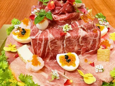 お祝い事に最適な様々な肉料理を…