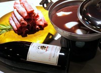 ・麦酒(ビール牛)の赤ワインしゃぶしゃぶ：2380円
・土佐黒牛の赤ワインしゃぶしゃぶ：2380円
