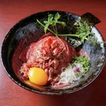 ・土佐黒牛づくし丼：2400円
