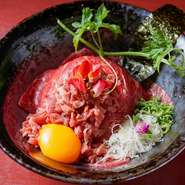 [内容]
・牛まみれゆっけ丼
・スープ
・サラダ

※写真はイメージです