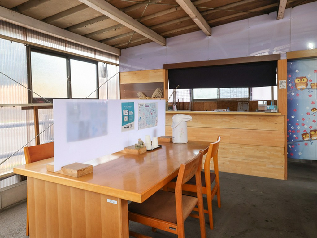 焼き上げの音や香りも楽しめる店内