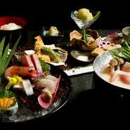 【竹】のグレードアップ会食【月】です
四季折々の味覚を、落ち着いた個室で。

コース内容
小鉢
焼物八寸
特選お造り
天ぷら
岩手県産 岩中豚の豆乳鍋
ご飯
味噌汁
香の物
デザート