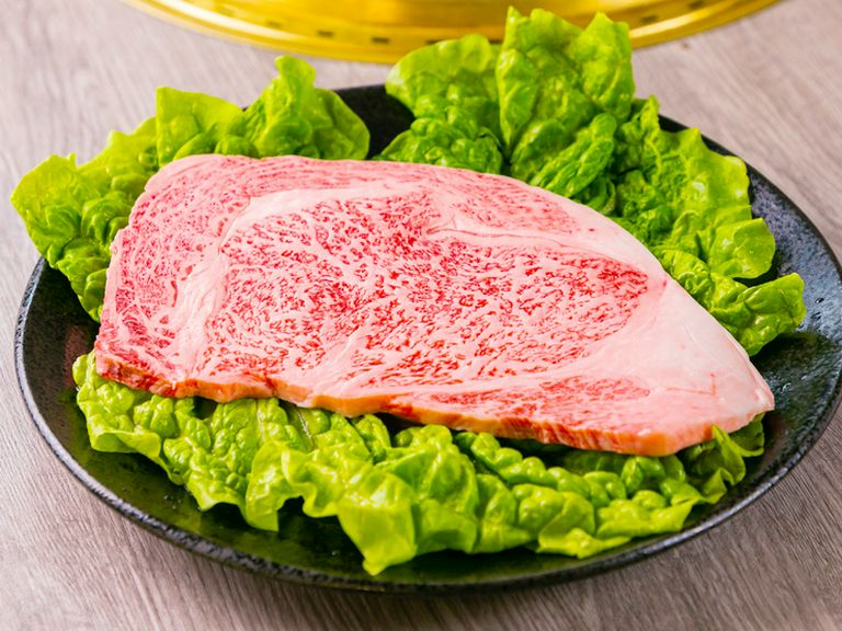 定番から希少部位まで、とろける味わいの和牛が種類豊富