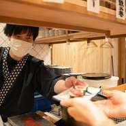 店内の衛生管理を徹底し、笑顔あふれる接客で皆様のお越しをお待ちしております！
