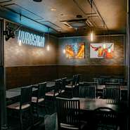 幅広いシーンでお使いいただけるオシャレなテーブル席！