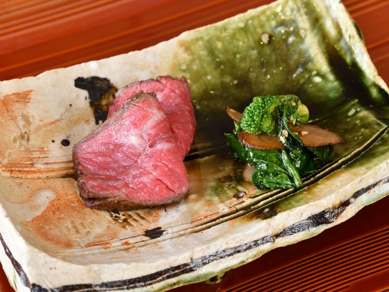 まろやかな水、和牛赤身肉など、一年を通した素材も逸品揃い