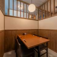 一階　テーブル席