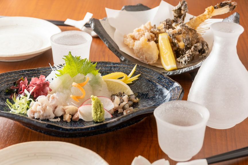 その時々の旬の食材を用いて、内容でご用意しております。