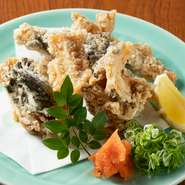 ※本日のおすすめメニューは毎日変わります。詳しくは店舗までお問い合せください。

・たい白子天　800円
・とうもろこし天　600円
・桜海老かき揚　700円
・はも天　700円
・アスパラ天　700円
・アスパラと豚バラ焼　950円
・めしいか唐　900円
・太刀魚塩焼　1,200円
・かつおはらんぼ塩焼　600円
・はまぐり酒蒸し　950円
・牛すき焼鍋　2,000円
・おこぜ唐揚　1,800円
・枝豆　400円