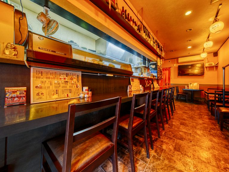 くつろげるカウンター席ありで、お一人様も大歓迎!