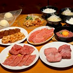 新井屋仕込みの上質和牛と新鮮極上ホルモンの”えぇ肉”
厚切りや赤身に霜降り…人気部位網羅の贅沢コース