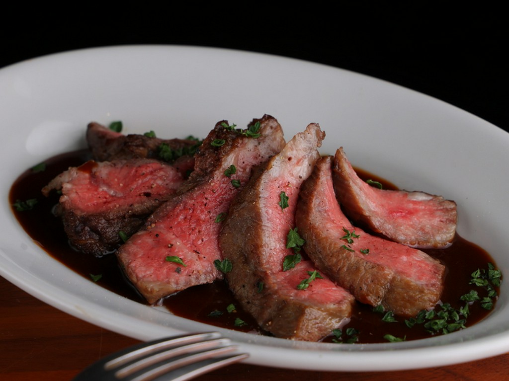 シンプルに素材の旨みを引き出す『炭火焼き』