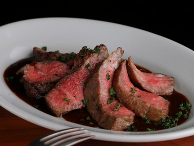 シンプルに素材の旨みを引き出す『炭火焼き』