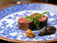 赤身肉の旨みを引き出した『但馬牛熟成牛肉ステーキ』