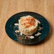 ブルーチーズ＆とろ～り卵！イタリアブルーチーズ入りのポテトサラダ！果実味のある赤ワインシャルトロン　ラ　フルールがオススメ。