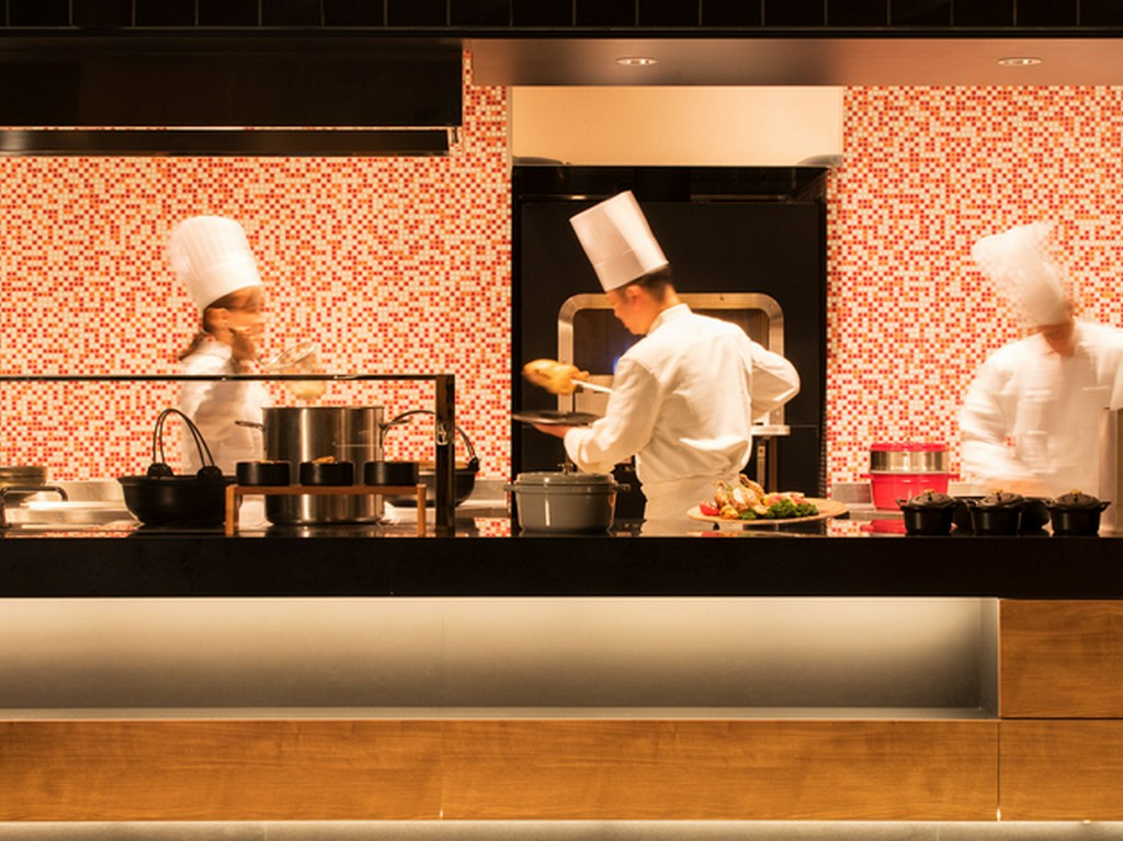 ＜シズリングキッチン＞できたてのお料理を好きなだけ