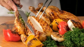 〈シズリングキッチン　チャコールコーナー〉