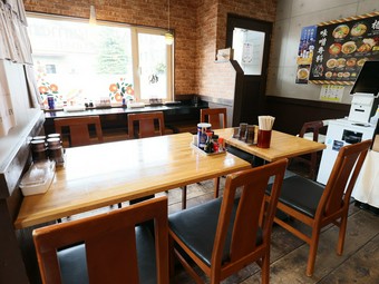 函館の新名物をめざして赤・白2色の味噌ラーメンで勝負！