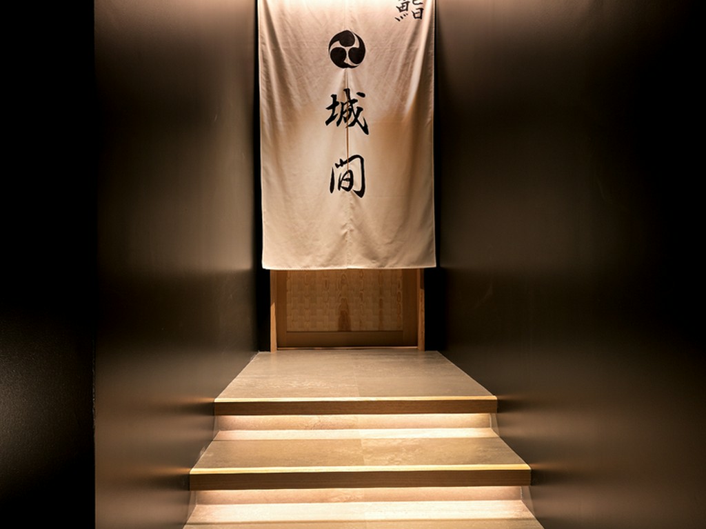 地元の人同士に加え、県外や海外のゲストをもてなす格好の舞台