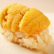 ・生の食材を避けることは致しかねますが、アレルギーや特別な食事制限がある場合はお知らせください。
・完全予約制となっております。
・香水の使用はご遠慮頂いております。入店をお断りする場合もございますので予めご了承ください。
・基本的には10歳以上で、コース一人前を召し上がれるお子様で、個室をお願いしております。別途、ご相談いただければ対応させていただきます。
・お席の時間は2時間とさせて頂きます。