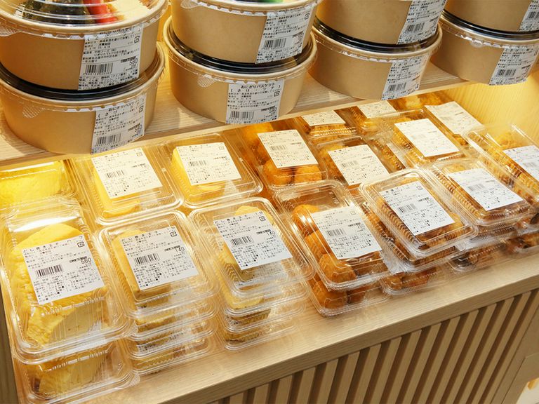 一本ずつ丁寧に手づくりする『玉子焼き』などのおかずも充実