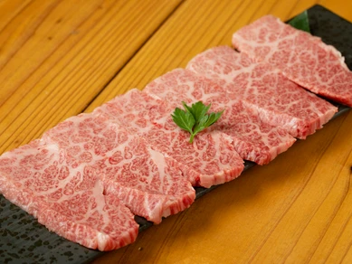 希少部位を贅沢にリーズナブルに。舌の上でとろける旨さに感動『黒毛和牛極カルビ』