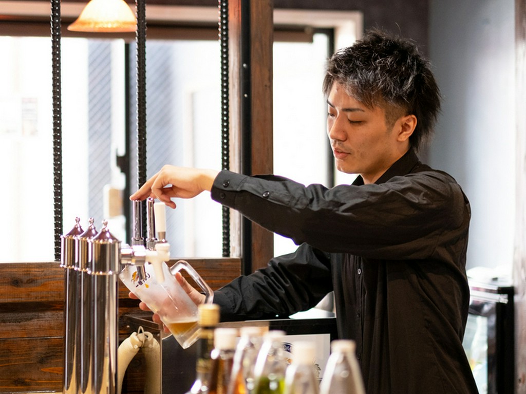 厳選した仕入れ、美しい盛り付け。愛される店を目指して日々奮闘