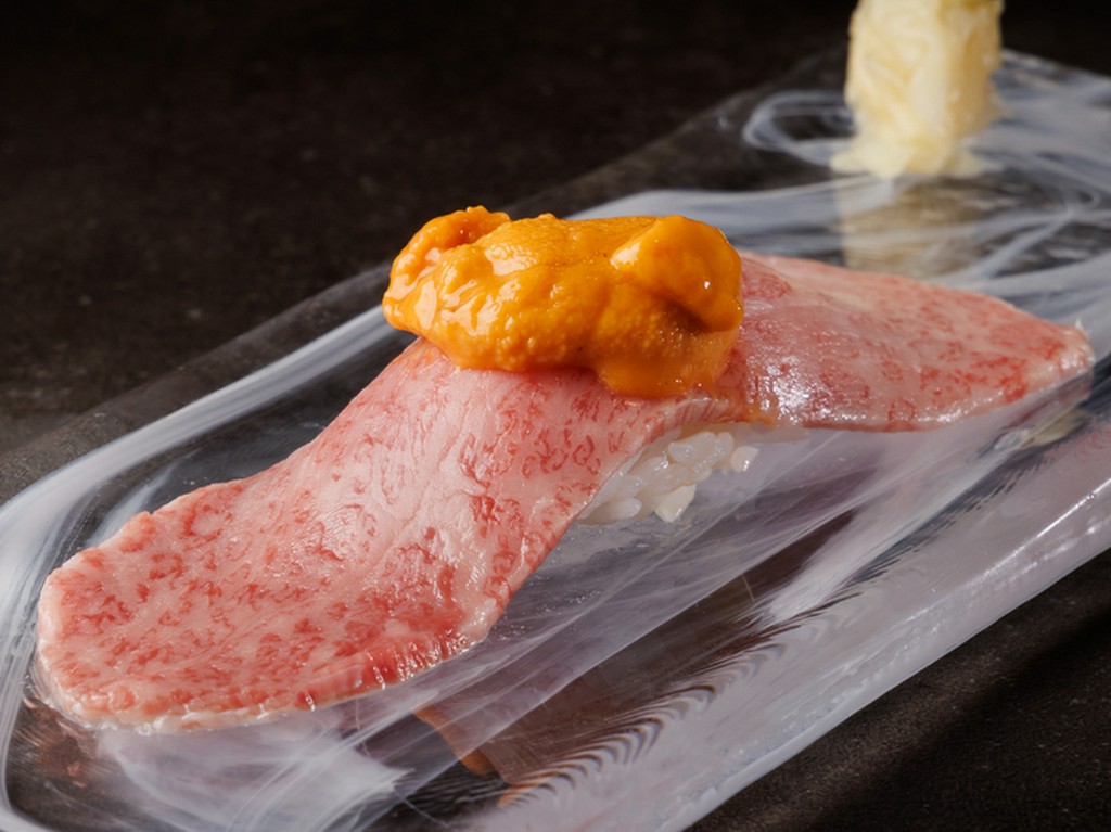 極上素材にこだわった『肉寿司（ウニ）』