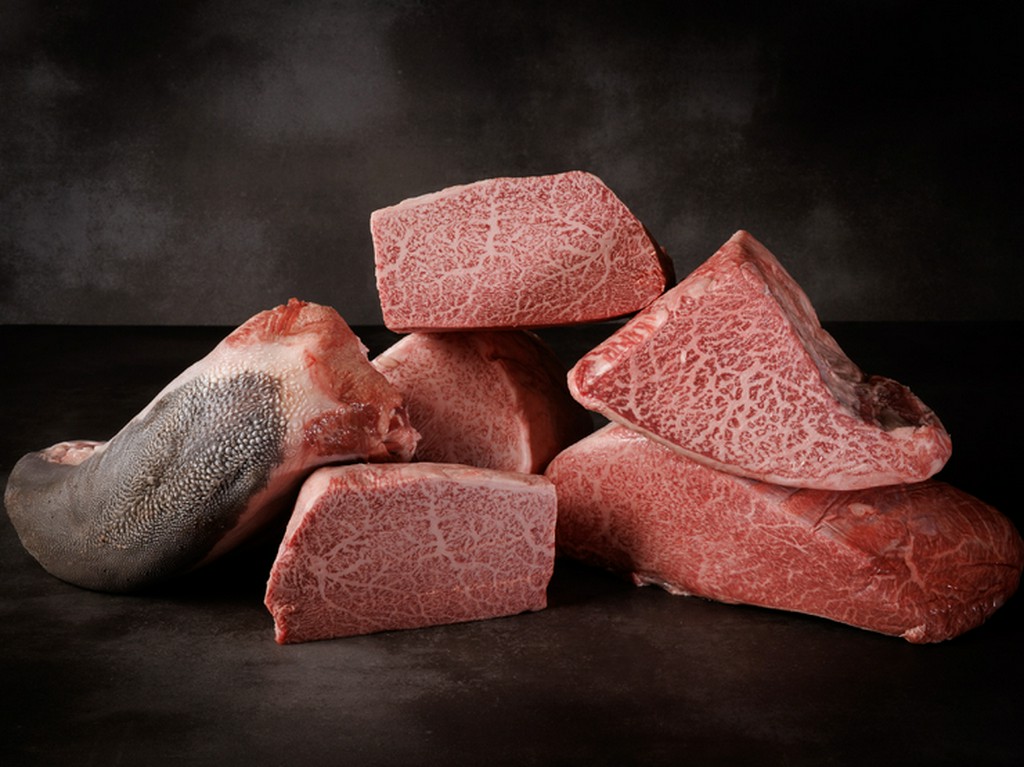 その日一番おいしいものを厳選して仕入れる「和牛肉と海鮮」