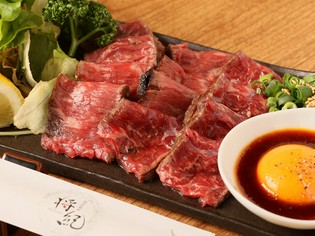 自家製黄身ダレが濃厚『牛タタキ』