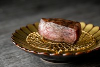 厚切りカットを施したタン元や、3種の食べ比べなど、さまざまな角度からタンを楽しめます。