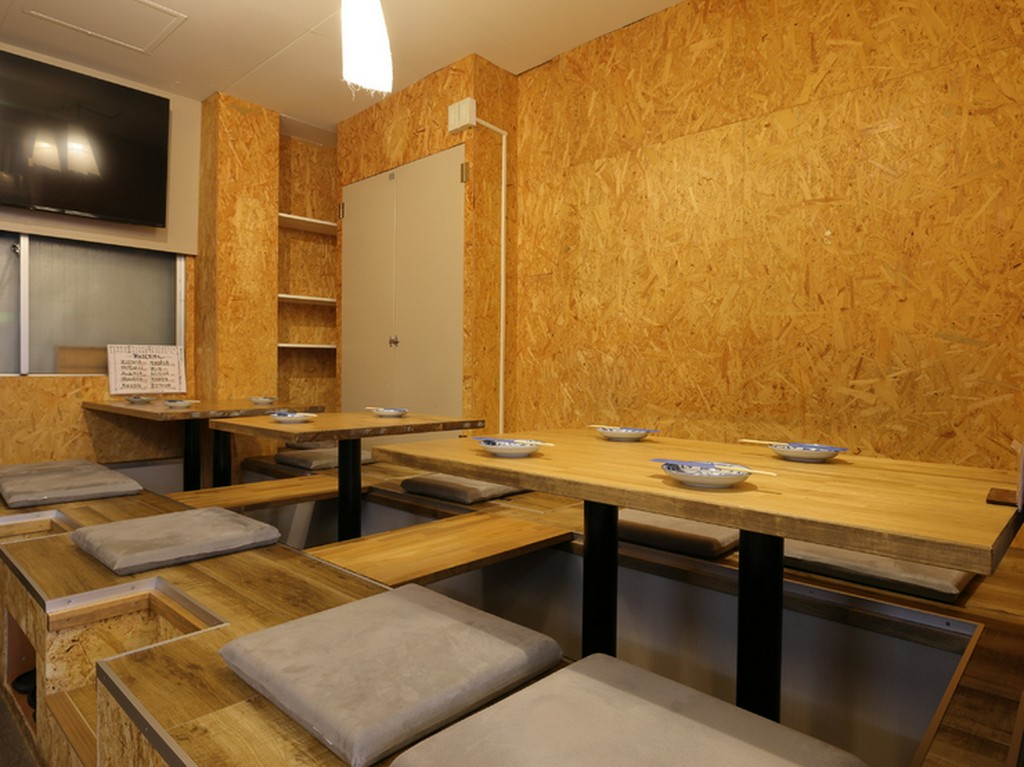10名ほどの宴会にちょうど良い、掘りごたつ席を完備